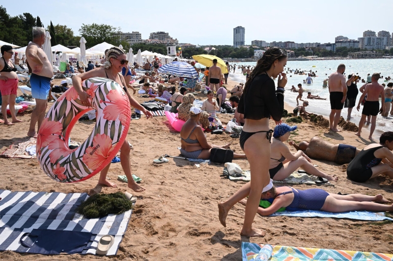 Бархатный сезон: куда поехать на море в России и сколько это стоит