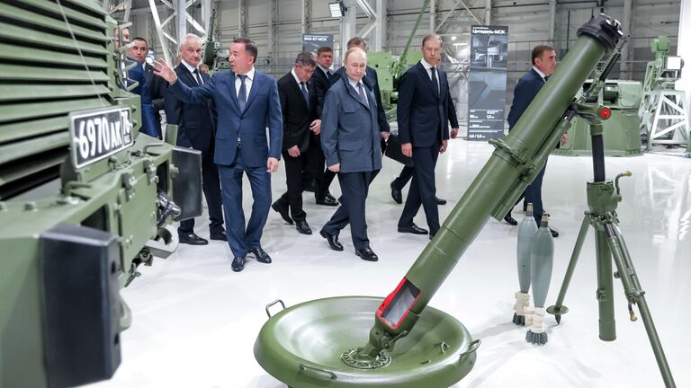 Боевое применение российского оружия усовершенствовало его, заявил Путин
