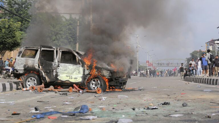 Бывшая верховная судья Непала приняла присягу в качестве премьера