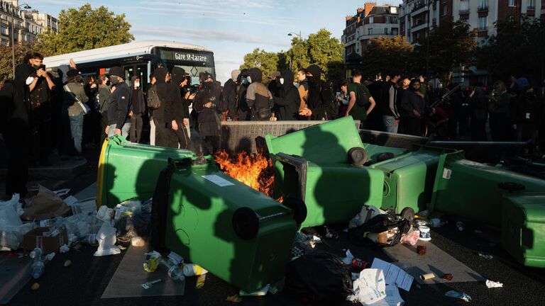 Число участников протестов во Франции достигло 175 тысяч