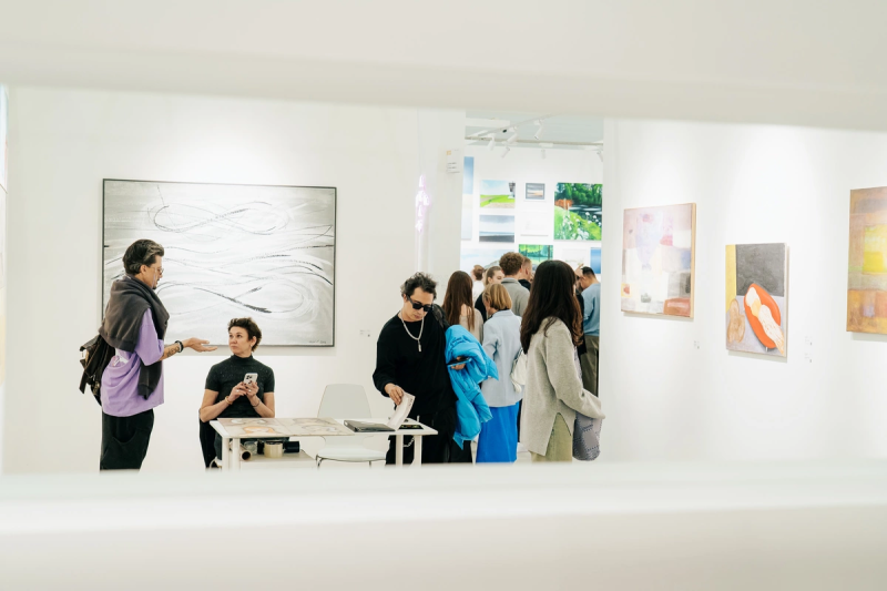 Что интересного посмотреть и купить на Cosmoscow 2025: гид по ярмарке