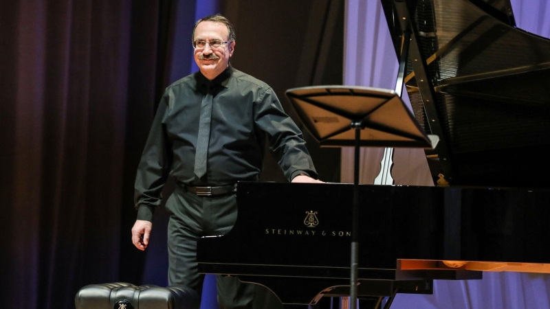 Даниил Крамер даст концерты в четырех странах Европы