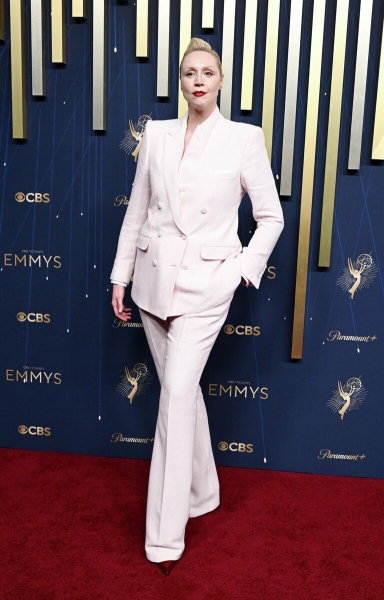 "Эмми-2025": самые яркие наряды, дорогие бриллианты, победы и интриги