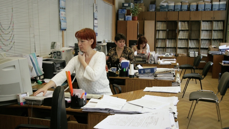 Юрист рассказал, кого могут уволить за селфи на рабочем месте