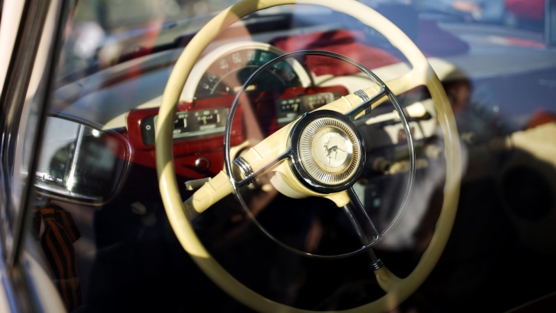 Мантуров назвал сроки начала производства новой "Волги"