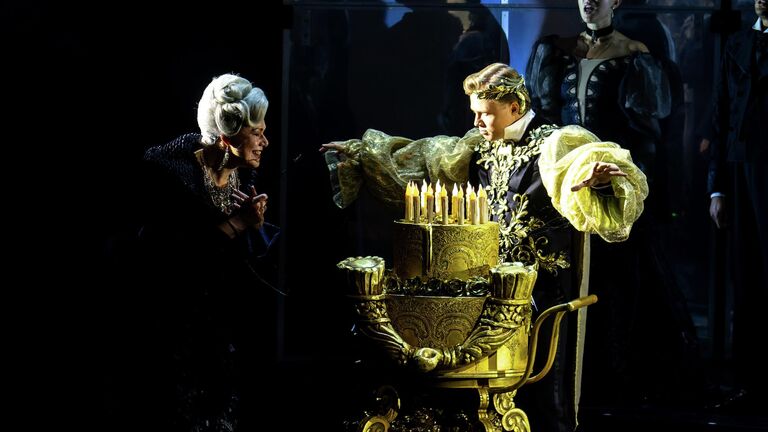 Михайловский театр представил новаторскую постановку оперы "Пиковая дама"