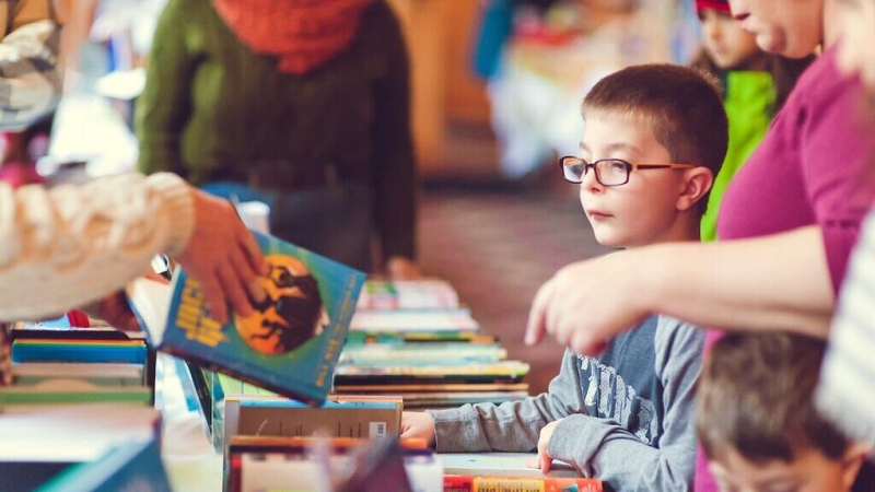 Минцифры оценило затраты на программу "Детская книжная карта"