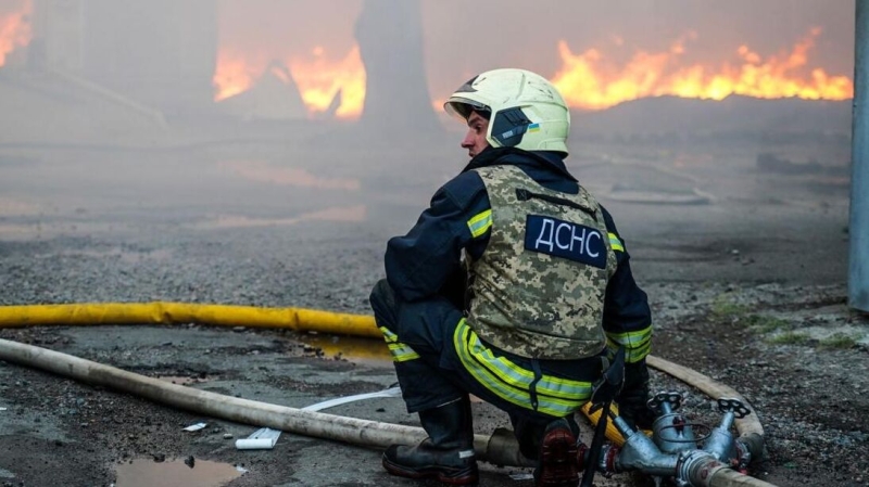 На нефтебазе под Киевом прогремел сильный взрыв
