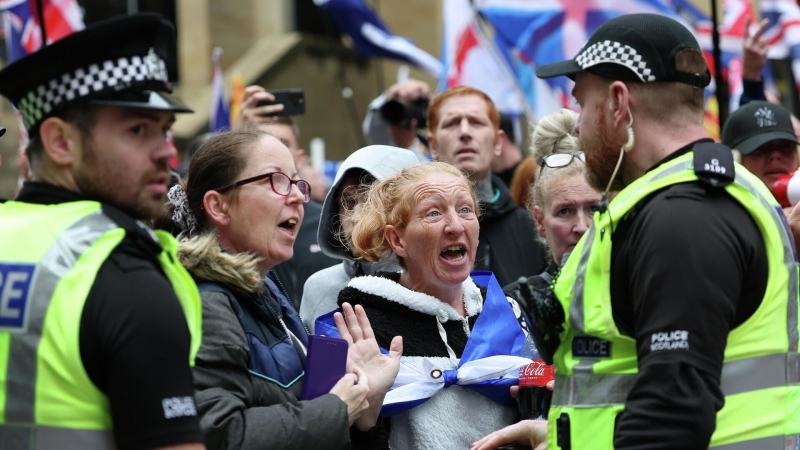 На протестах в Глазго начались столкновения