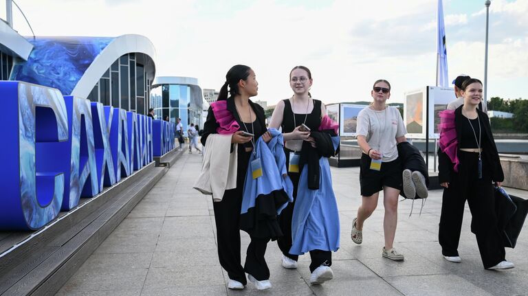 Названы самые дорогие блюда в ресторане на ВЭФ-2025