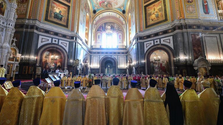 Общемосковский крестный ход завершился у Новодевичьего монастыря