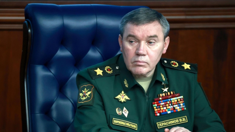 Песков объяснил отсутствие главы Генштаба ВС России на полигоне "Мулино"