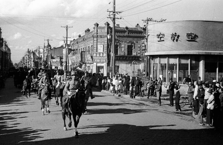 Победа, запечатленная на фото. Последний аккорд Великой войны