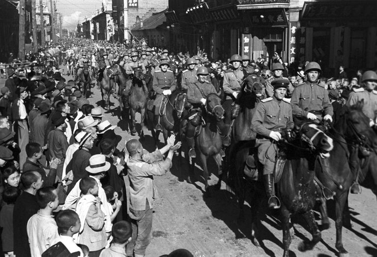 Победа, запечатленная на фото. Последний аккорд Великой войны