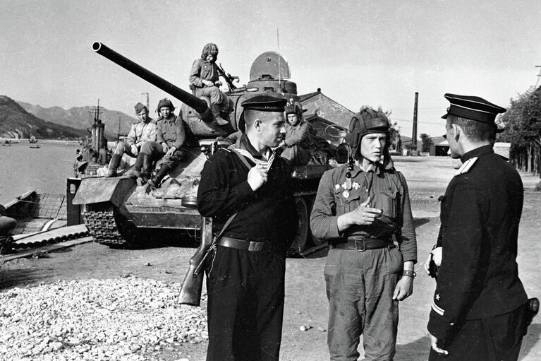 Победа, запечатленная на фото. Последний аккорд Великой войны