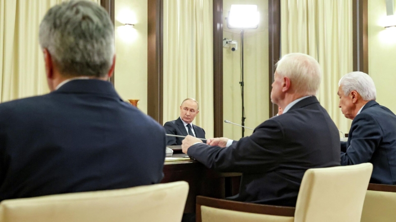 Путин на встрече с лидерами фракций вспомнил труды Маркса