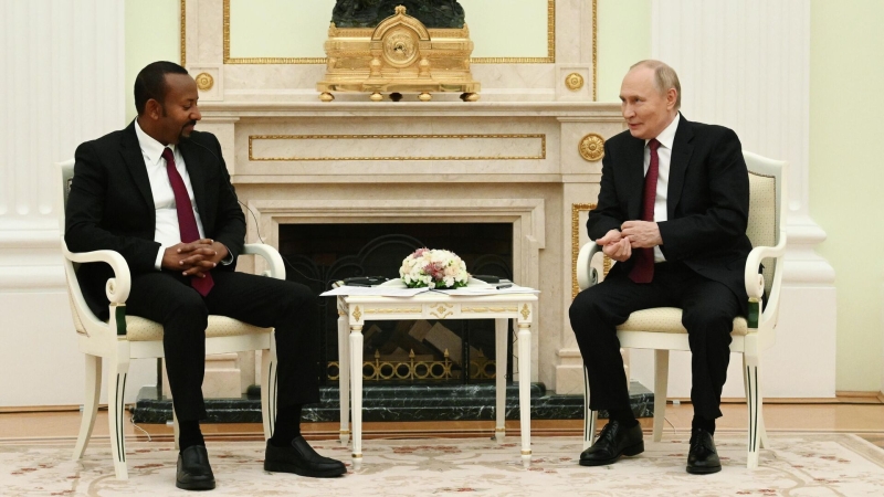 Путин находится в постоянном контакте с премьером Эфиопии