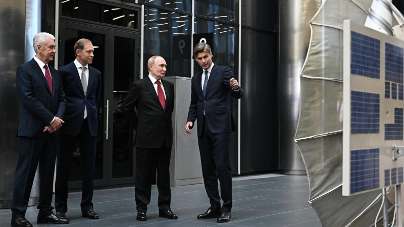 Путин назвал новый космический центр штабом управления космонавтикой