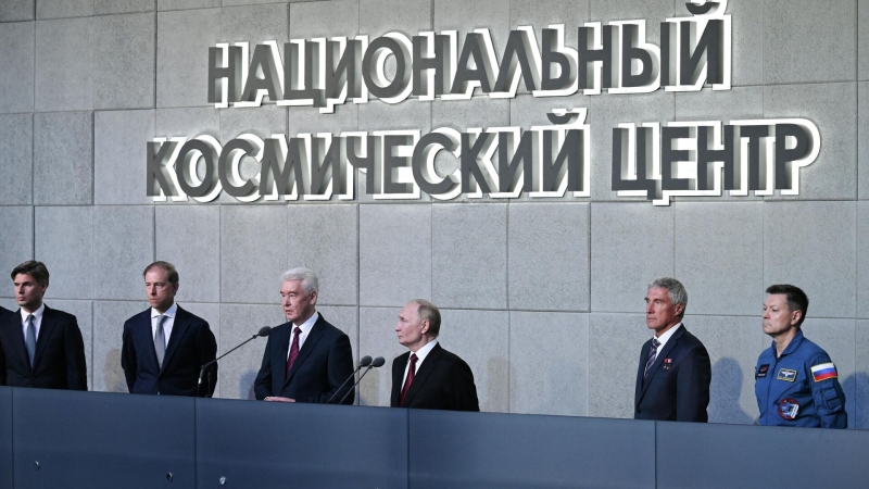 Путин поблагодарил московские власти за помощь в строительстве НКЦ