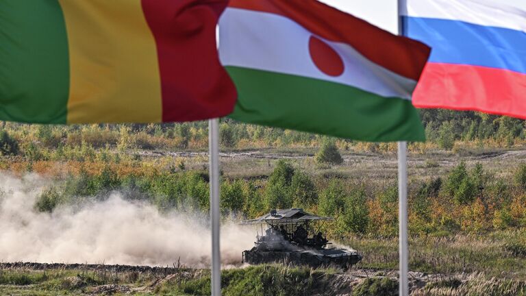 Путин проследил за ходом учений "Запад-2025" на полигоне "Мулино"