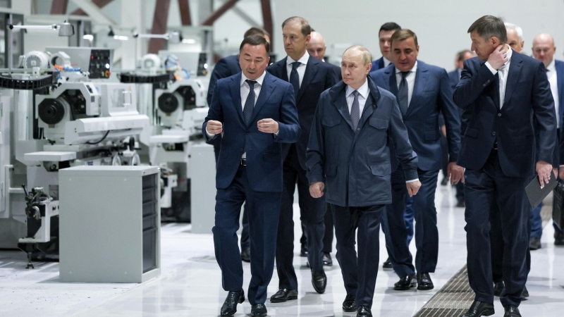 Путину доложили о планах построить крупный стан для производства артиллерии