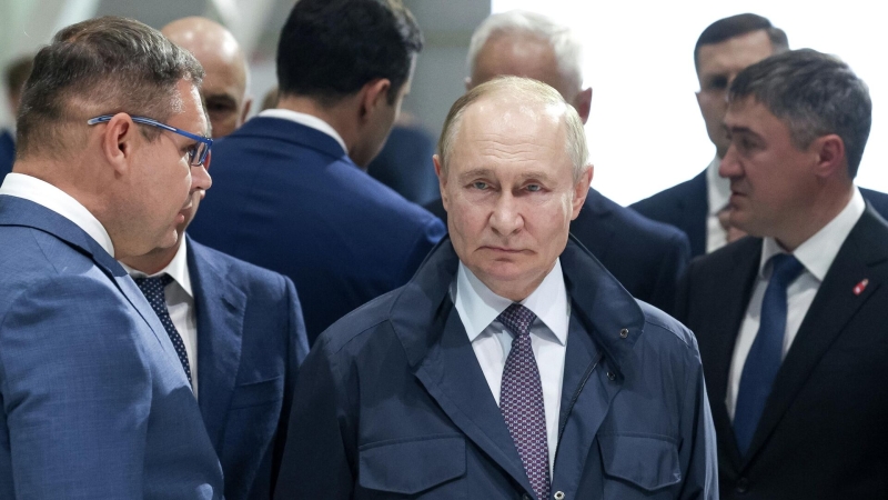 Путину в Перми показали новые образцы вооружений