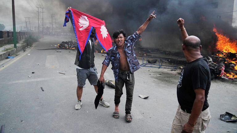 Россиянам напомнили о праве на полный возврат стоимости путевки в Непал