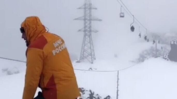 С канатной дороги на Эльбрусе, где случилось ЧП, эвакуировали 35 человек