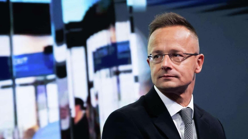 Сийярто рассказал, что с радостью принял российский Орден дружбы