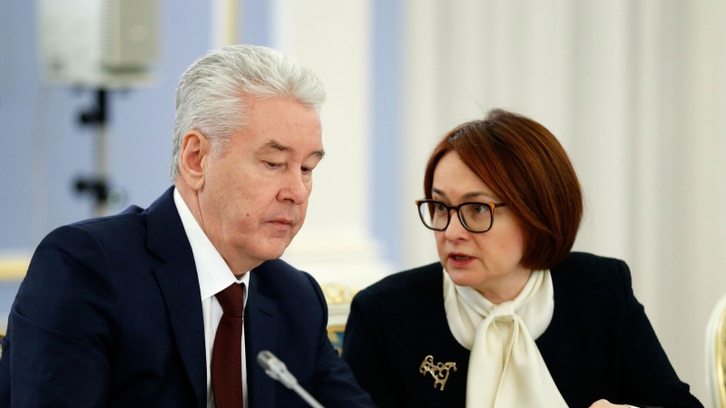 Собянин и Набиуллина поспорили о способах повысить производительность труда
