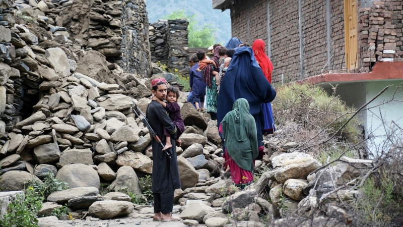 Спецборт МЧС доставил в Афганистан гуманитарную помощь