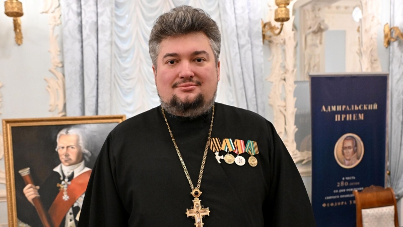 Священник УПЦ назвал богохульством изображение Зеленского с крыльями