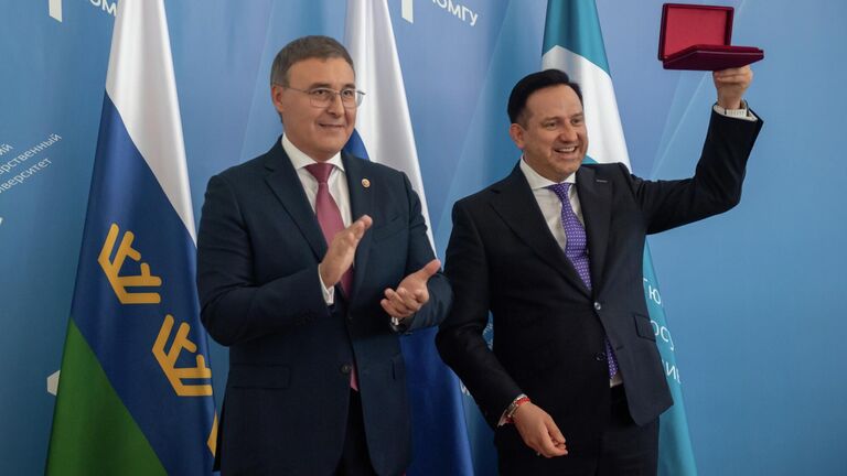 Тюменский государственный университет наградили орденом Почета