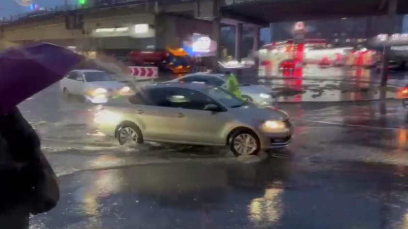 Улицы Махачкалы затопило во второй раз за три дня