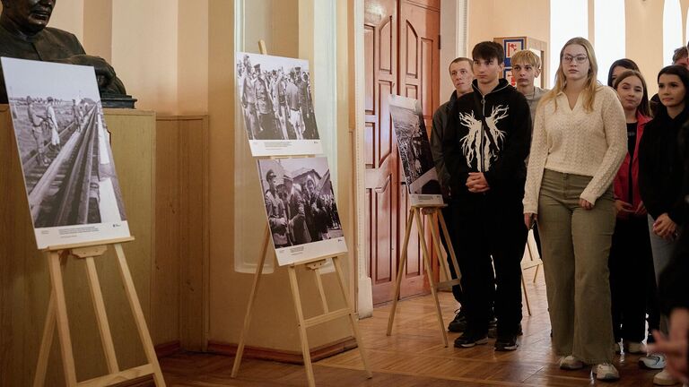 В Бердянске открылась фотовыставка о разгроме милитаристской Японии