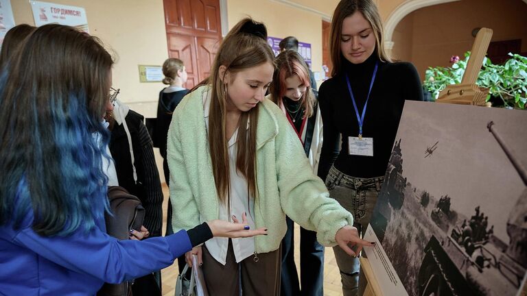 В Бердянске открылась фотовыставка о разгроме милитаристской Японии