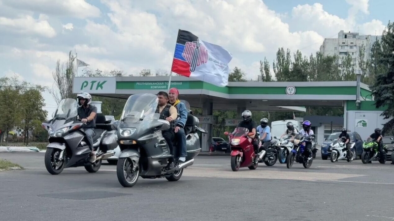 В Донецке прошел мотопробег ко Дню освобождения от фашистских захватчиков