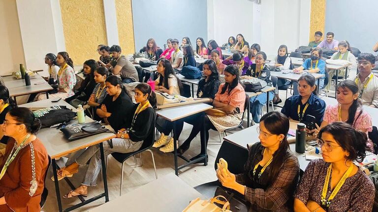 В Нью-Дели открылась выставка "Россия: взгляд из Индии"