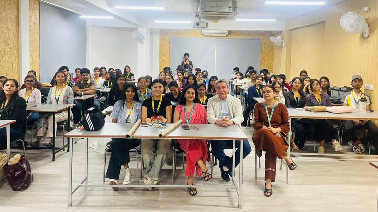 В Нью-Дели открылась выставка "Россия: взгляд из Индии"