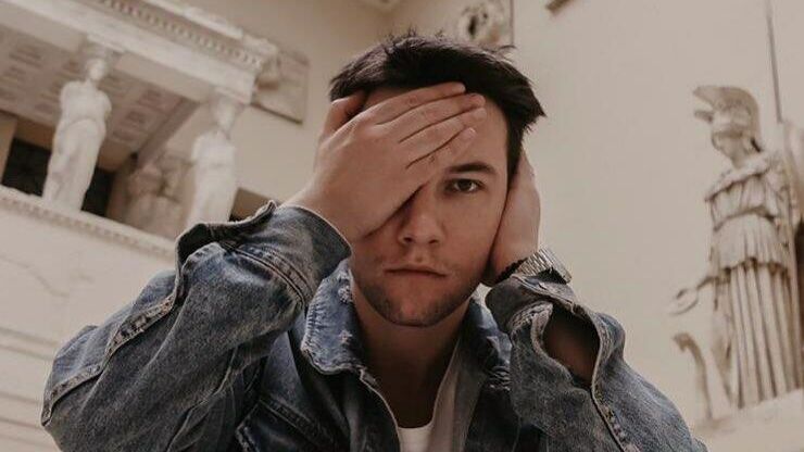 Звезда сериала "Кадетство" Емельянов задолжал по кредитам