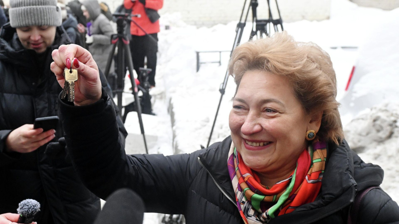 Адвокат Лурье прокомментировала передачу ключей от квартиры Долиной