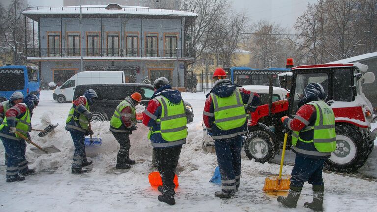 Аэропорт "Шереметьево" прекратил прием самолетов из-за непогоды