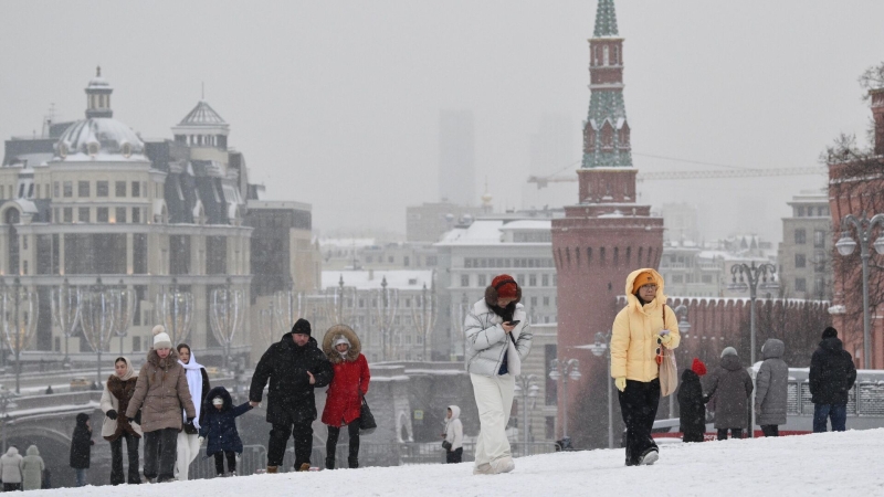 Атмосферное давление в пятницу в Москве рухнет на "барическое дно"