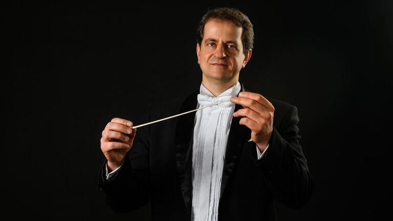 "Автопутешествия &mdash; это стильно!" Дирижер оркестра &ndash; о любимом хобби