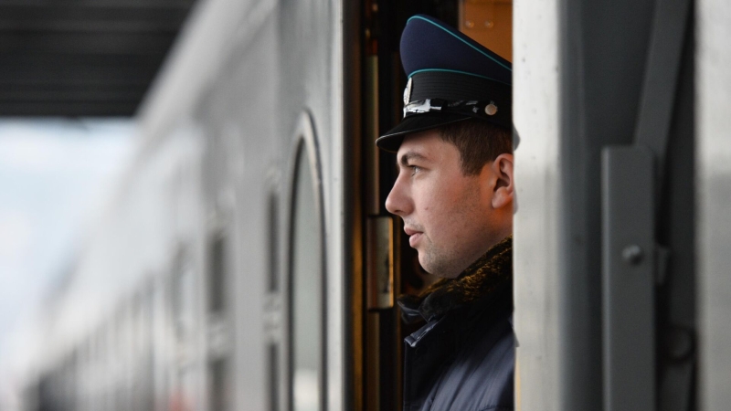 Число поездов "Таврия", задерживающихся в пути, сократилось до пяти