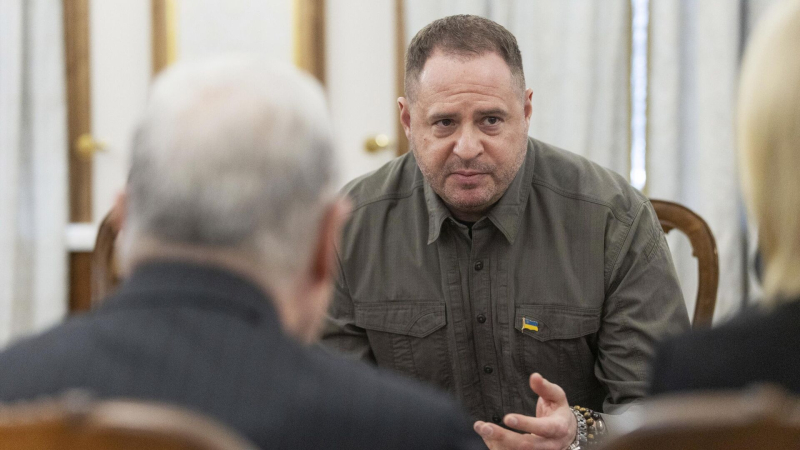 Ермак начал пользоваться услугами тарологов для пиара, заявили в Раде