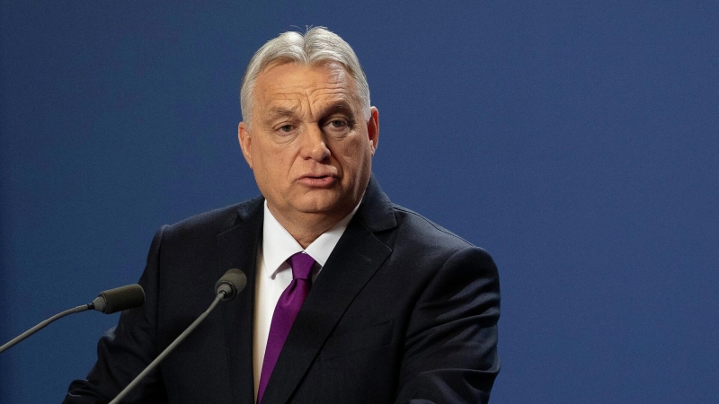 Европейская демократия находится в упадке, заявил Орбан