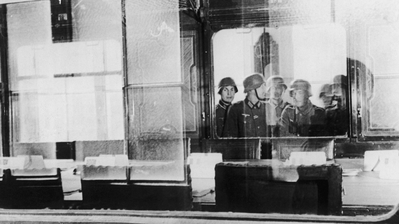 Германия вернула Франции фрагменты гобелена из Байе, изъятые нацистами