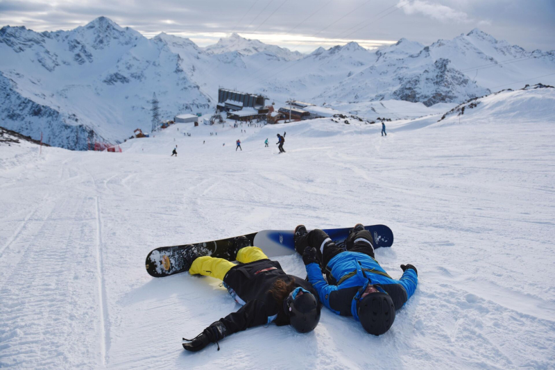 Горнолыжные курорты России 2025-2026: рейтинг лучших с ценами