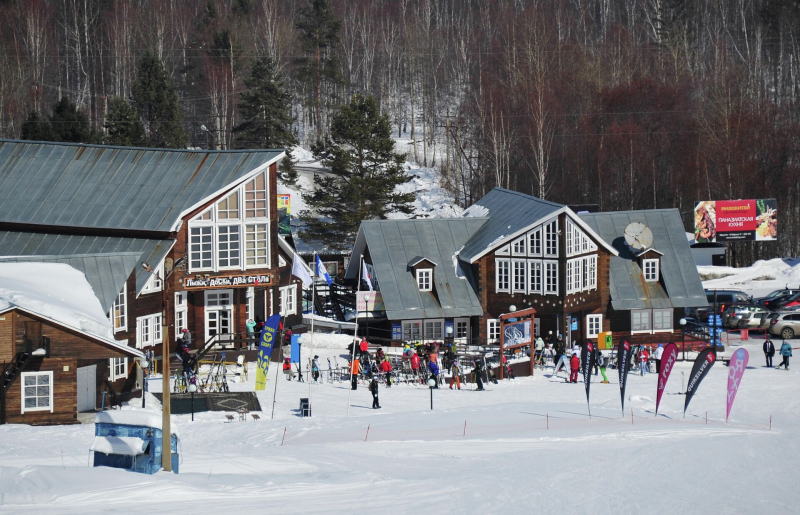 Горнолыжные курорты России 2025-2026: рейтинг лучших с ценами